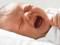 Младенец не может кушать из-за насморка