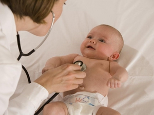 Описание причин насморка у новорожденных детей
