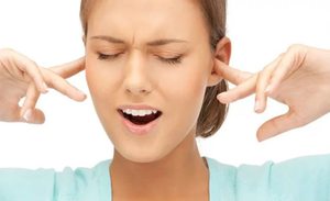 Почему возникает шум и боль в ушах