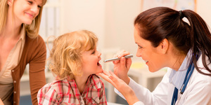 Как лечить воспаление миндалин у ребенка?