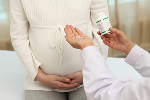 Лечение гайморита при помощи медикаментов в период беременности